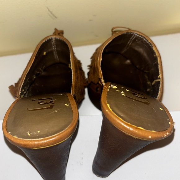 LEI Vintage Brown Suede Platform Clogs Mules Size 9 Boho Fringe Studded Y2K - Picture 11 of 11